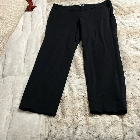 Old Navy Pants - Old navy Pixie pants